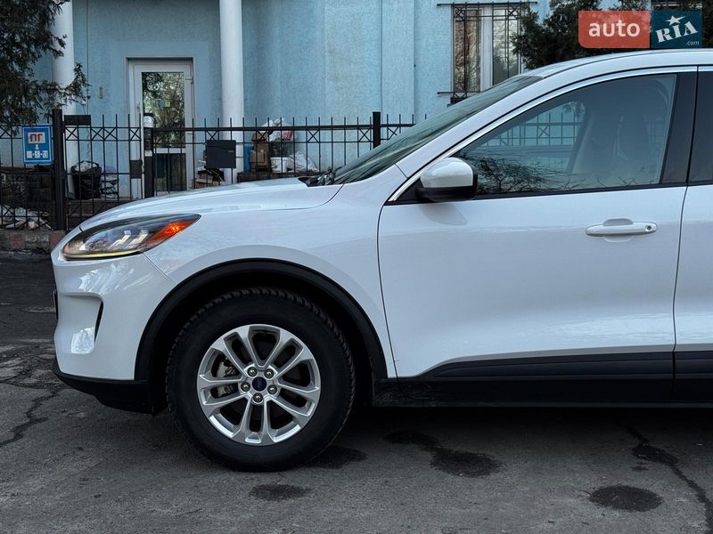 Внедорожник / Кроссовер Ford Escape 2019 в Киеве