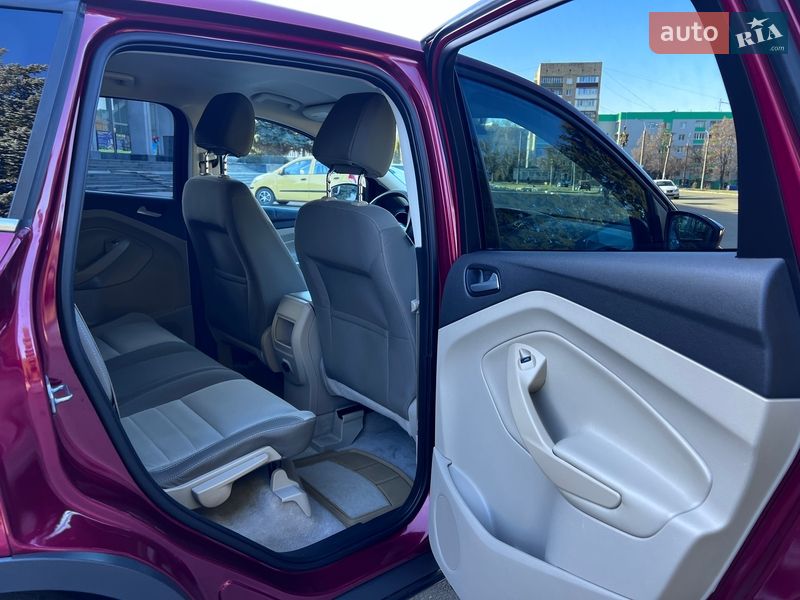 Позашляховик / Кросовер Ford Escape 2015 в Рівному