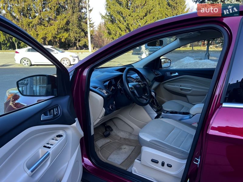 Позашляховик / Кросовер Ford Escape 2015 в Рівному