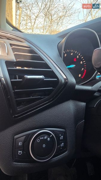 Внедорожник / Кроссовер Ford Escape 2016 в Ивано-Франковске