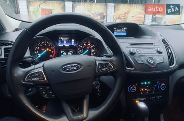 Внедорожник / Кроссовер Ford Escape 2017 в Ужгороде