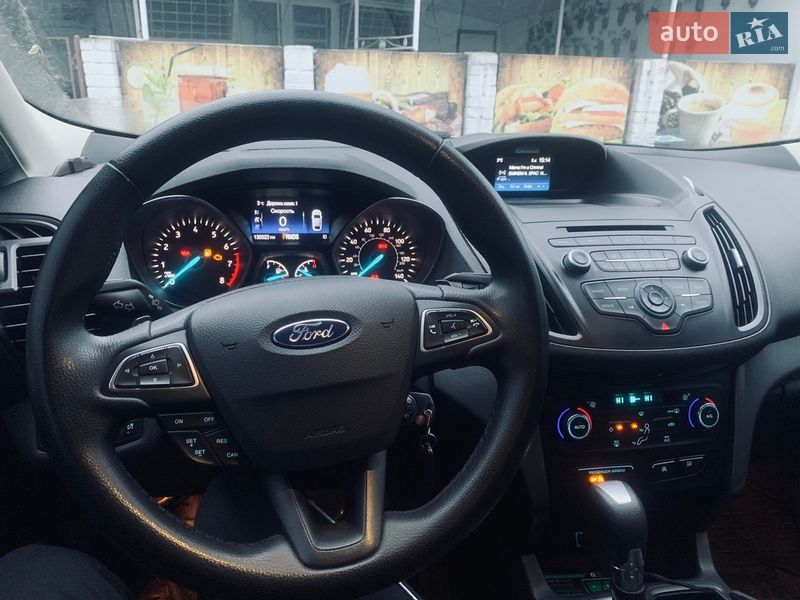 Внедорожник / Кроссовер Ford Escape 2017 в Виноградове