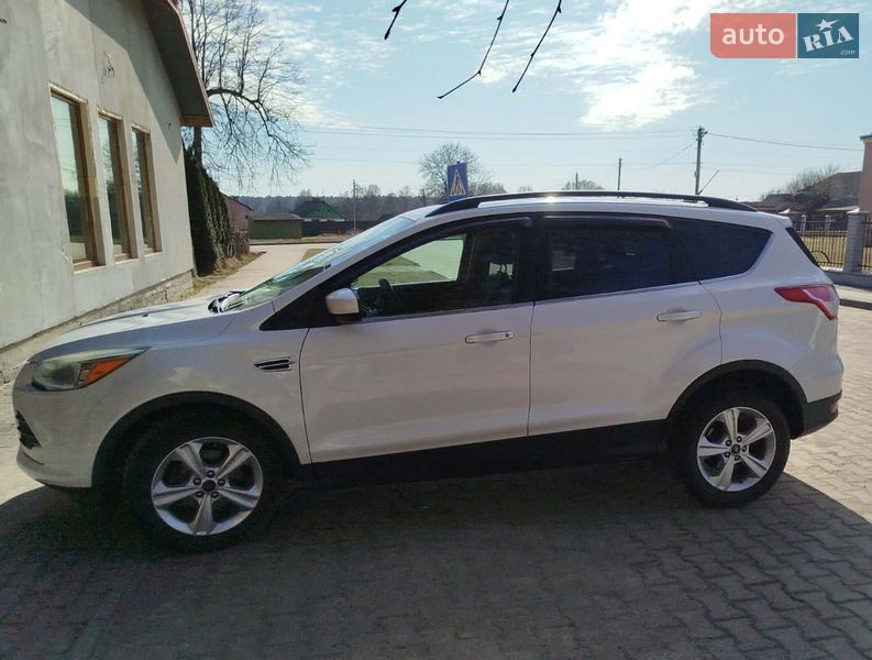 Внедорожник / Кроссовер Ford Escape 2016 в Немирове