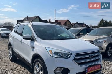 Внедорожник / Кроссовер Ford Escape 2017 в Львове