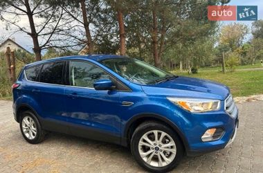Позашляховик / Кросовер Ford Escape 2017 в Скалаті