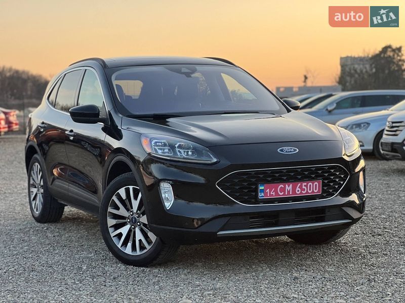 Внедорожник / Кроссовер Ford Escape 2021 в Стрые