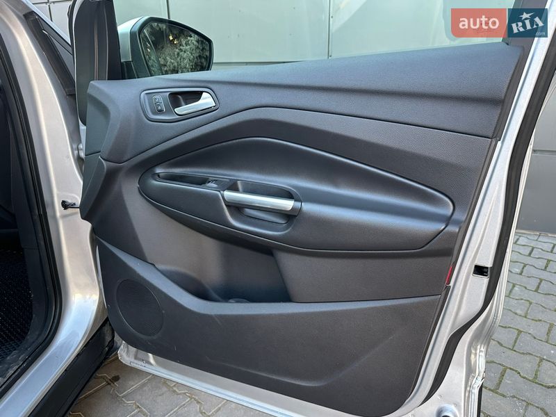 Позашляховик / Кросовер Ford Escape 2017 в Одесі