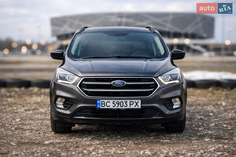 Внедорожник / Кроссовер Ford Escape 2017 в Львове