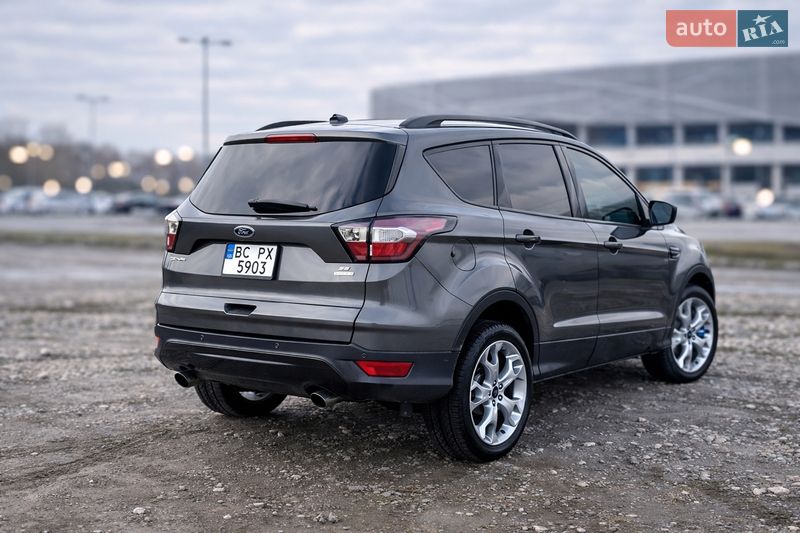 Внедорожник / Кроссовер Ford Escape 2017 в Львове