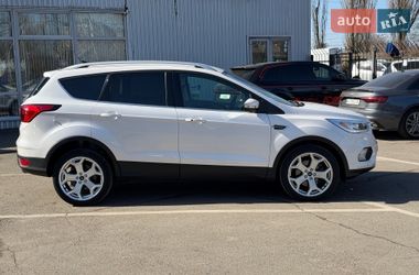 Внедорожник / Кроссовер Ford Escape 2019 в Киеве