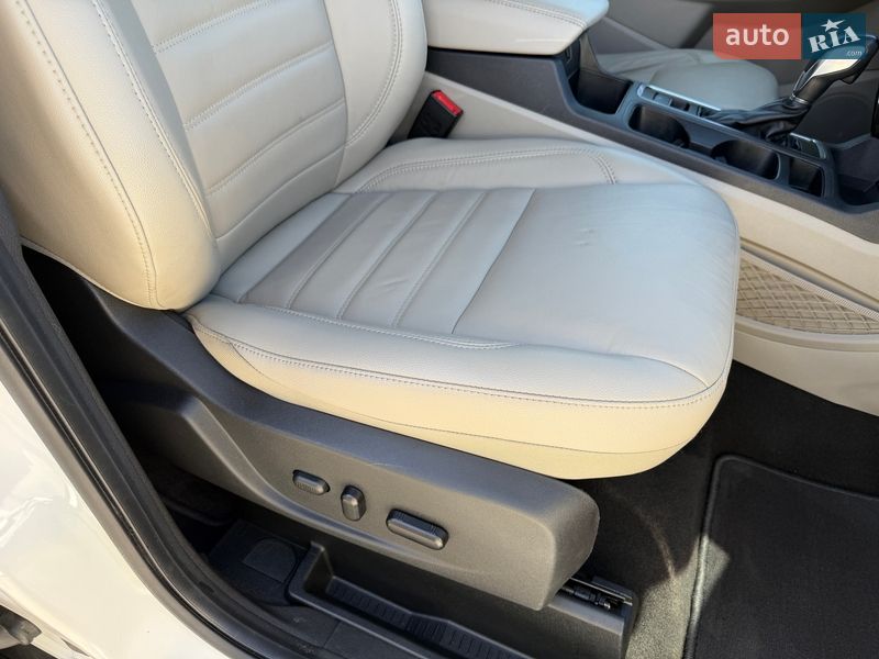 Внедорожник / Кроссовер Ford Escape 2019 в Киеве
