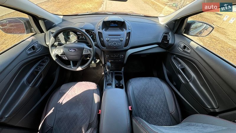 Внедорожник / Кроссовер Ford Escape 2018 в Киеве