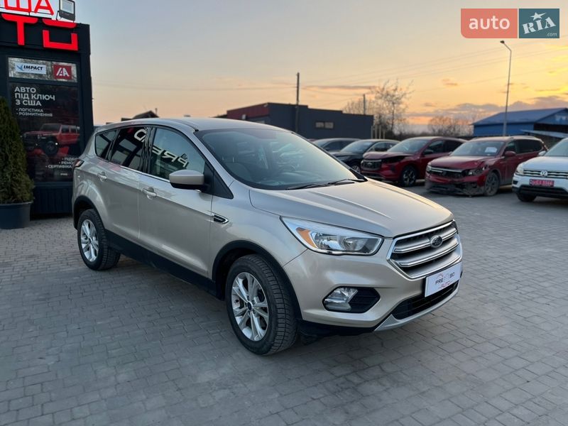 Внедорожник / Кроссовер Ford Escape 2017 в Львове