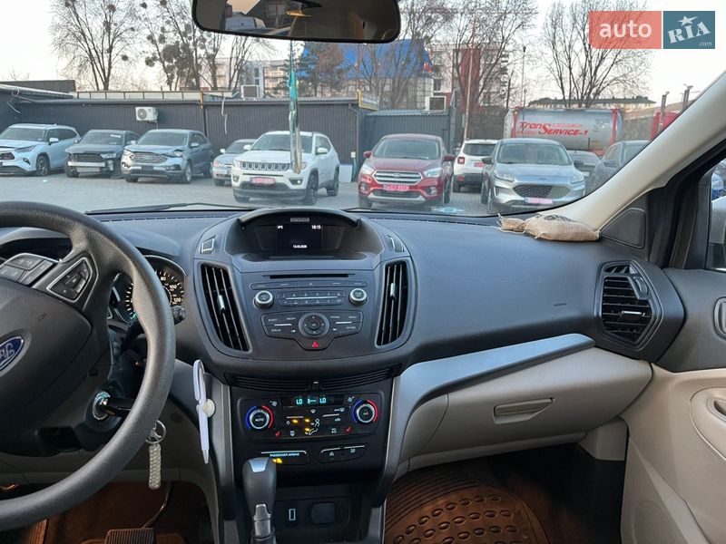 Внедорожник / Кроссовер Ford Escape 2017 в Львове