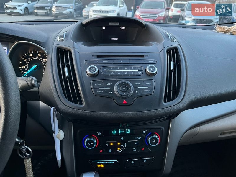 Внедорожник / Кроссовер Ford Escape 2017 в Львове