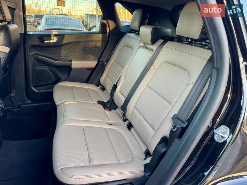 Внедорожник / Кроссовер Ford Escape 2019 в Киеве