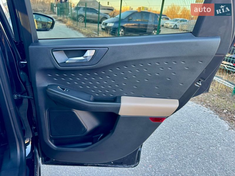 Внедорожник / Кроссовер Ford Escape 2019 в Киеве