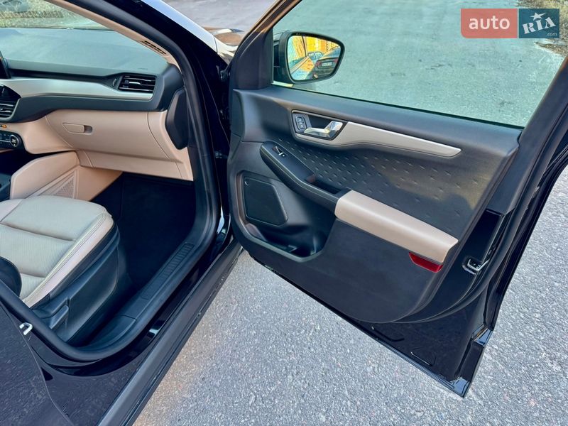 Внедорожник / Кроссовер Ford Escape 2019 в Киеве