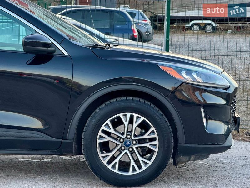 Внедорожник / Кроссовер Ford Escape 2019 в Киеве