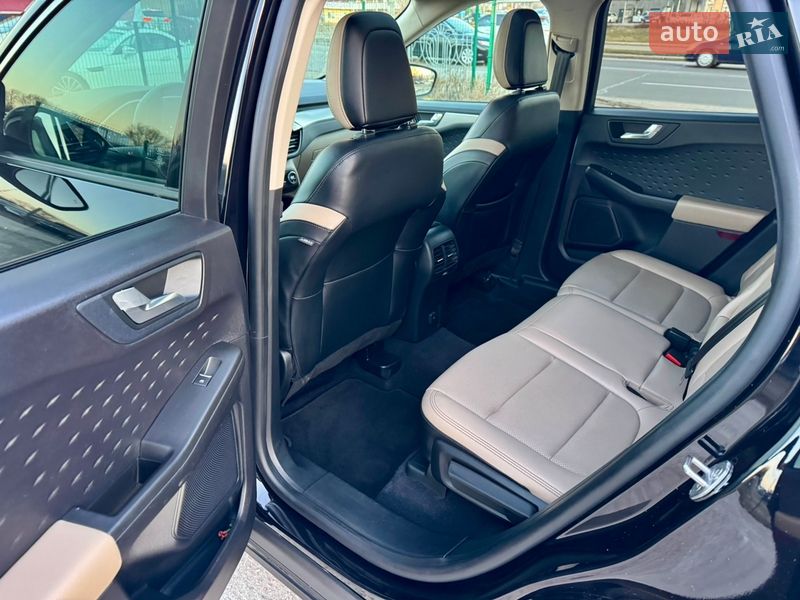 Внедорожник / Кроссовер Ford Escape 2019 в Киеве
