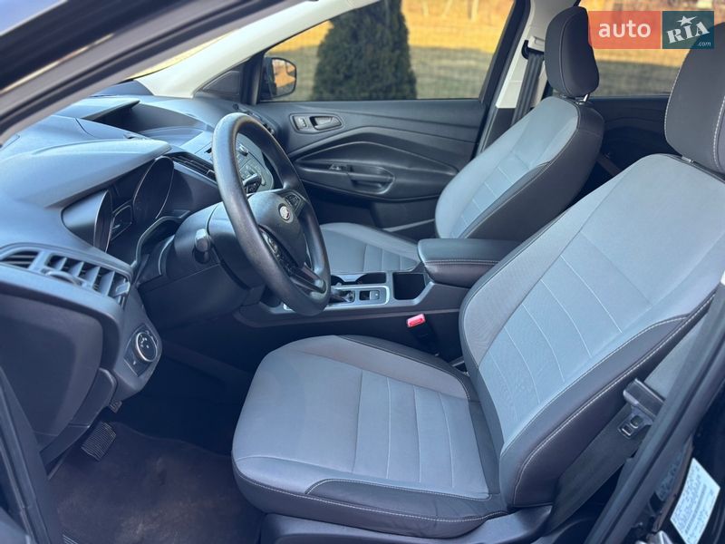 Внедорожник / Кроссовер Ford Escape 2017 в Ивано-Франковске