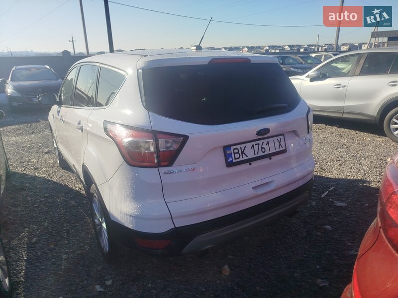 Внедорожник / Кроссовер Ford Escape 2017 в Ровно