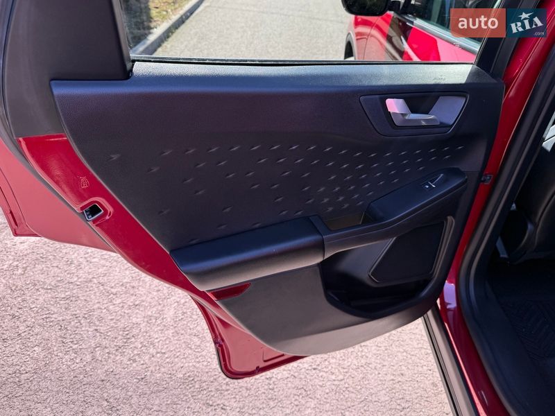 Внедорожник / Кроссовер Ford Escape 2020 в Киеве