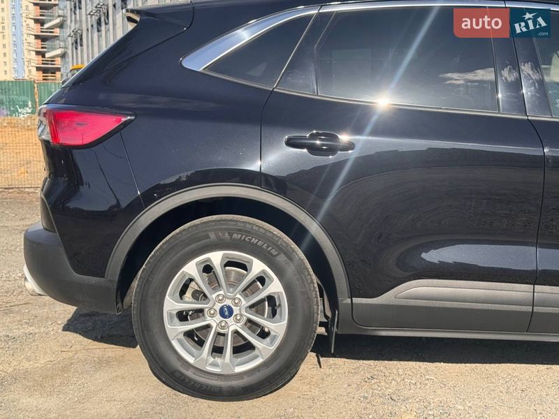 Внедорожник / Кроссовер Ford Escape 2019 в Киеве
