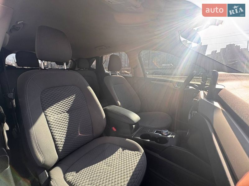 Внедорожник / Кроссовер Ford Escape 2019 в Киеве