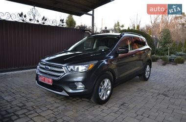 Внедорожник / Кроссовер Ford Escape 2017 в Полтаве
