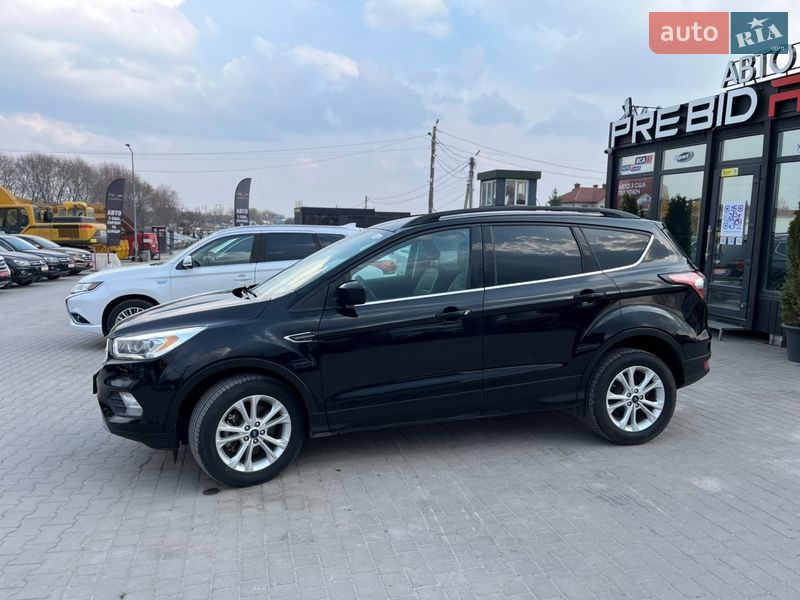 Внедорожник / Кроссовер Ford Escape 2018 в Львове