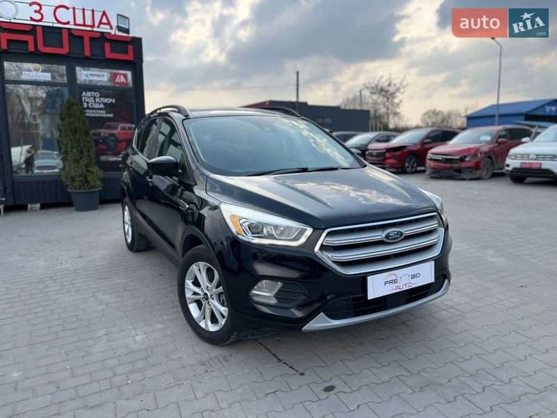 Внедорожник / Кроссовер Ford Escape 2018 в Львове