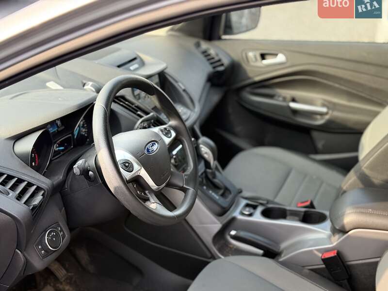 Внедорожник / Кроссовер Ford Escape 2016 в Львове