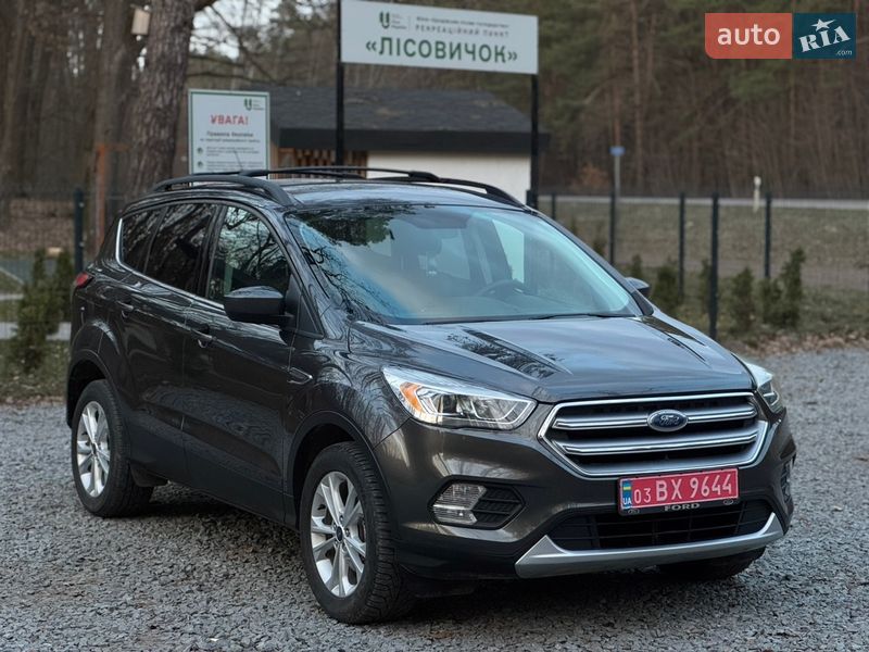 Позашляховик / Кросовер Ford Escape 2017 в Радивиліві
