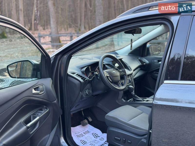 Позашляховик / Кросовер Ford Escape 2017 в Радивиліві