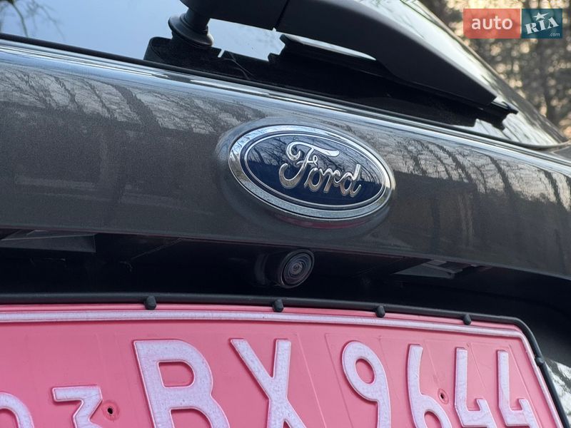 Позашляховик / Кросовер Ford Escape 2017 в Радивиліві