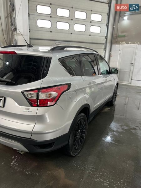 Внедорожник / Кроссовер Ford Escape 2017 в Тернополе