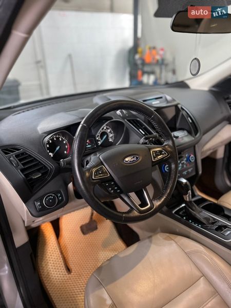 Внедорожник / Кроссовер Ford Escape 2017 в Тернополе