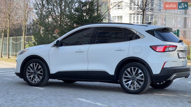 Внедорожник / Кроссовер Ford Escape 2021 в Ивано-Франковске