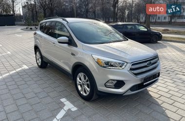 Внедорожник / Кроссовер Ford Escape 2016 в Ровно