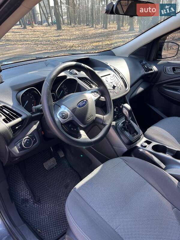 Внедорожник / Кроссовер Ford Escape 2015 в Черновцах