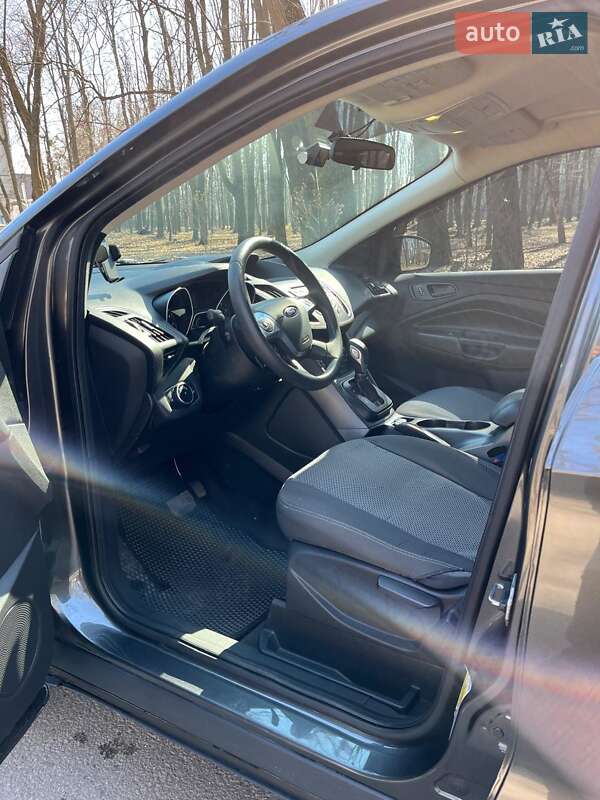 Внедорожник / Кроссовер Ford Escape 2015 в Черновцах