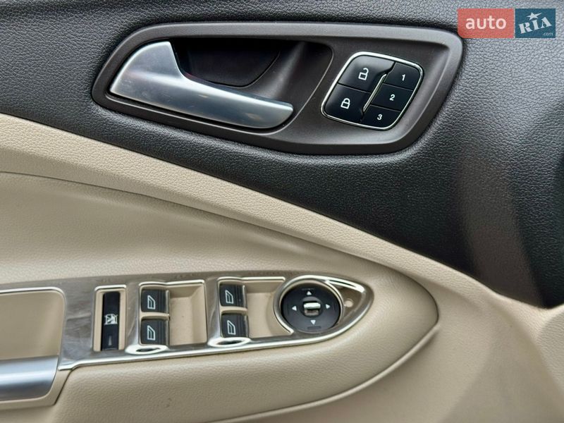 Внедорожник / Кроссовер Ford Escape 2013 в Киеве