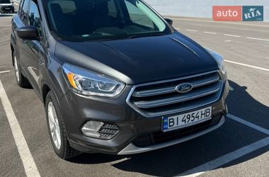 Внедорожник / Кроссовер Ford Escape 2017 в Полтаве