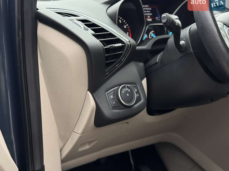 Внедорожник / Кроссовер Ford Escape 2018 в Днепре