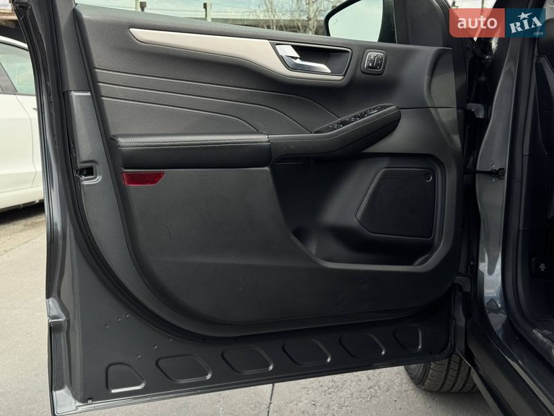 Внедорожник / Кроссовер Ford Escape 2021 в Ровно