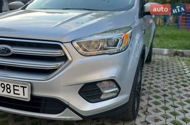 Внедорожник / Кроссовер Ford Escape 2017 в Тернополе