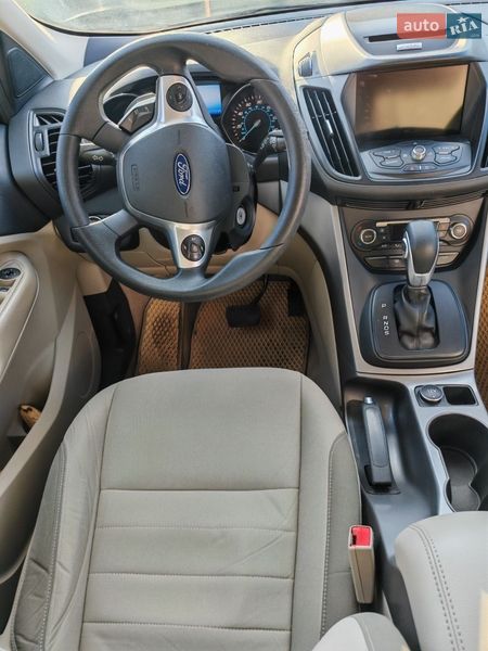 Внедорожник / Кроссовер Ford Escape 2015 в Луцке