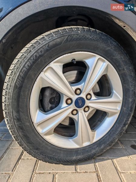 Внедорожник / Кроссовер Ford Escape 2015 в Луцке