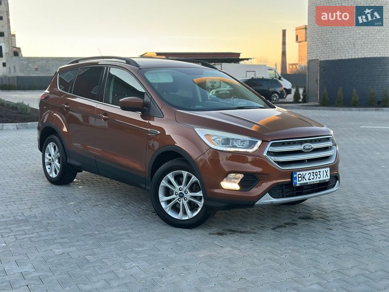 Внедорожник / Кроссовер Ford Escape 2017 в Дубно